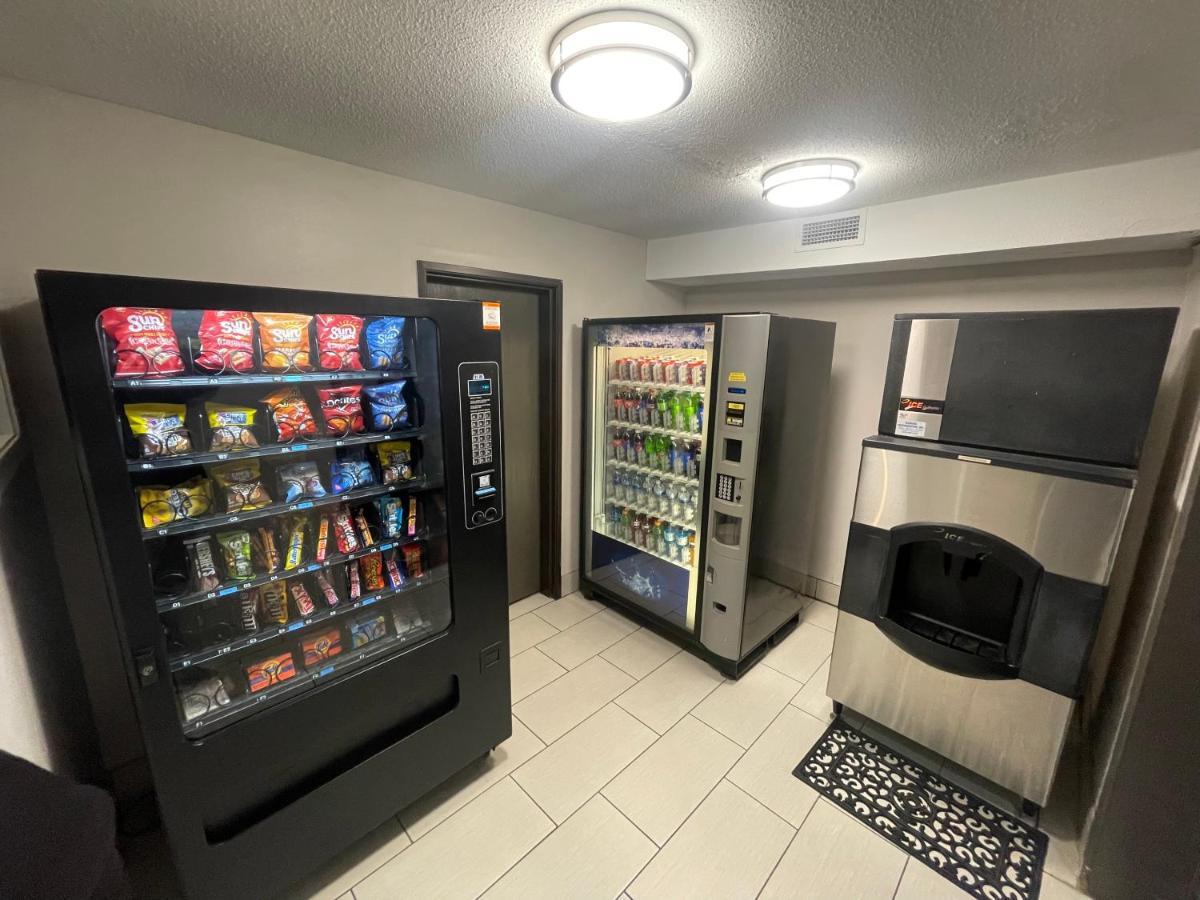Countryside Inn & Suites Omaha East-Council Bluffs Ia Екстер'єр фото